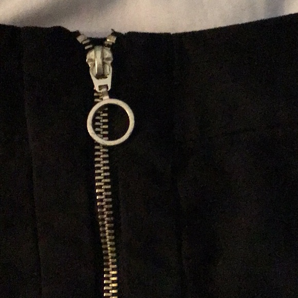 H&M skirt black w/ gold zipper🤩🤩🤩 - Picture 2 of 6
